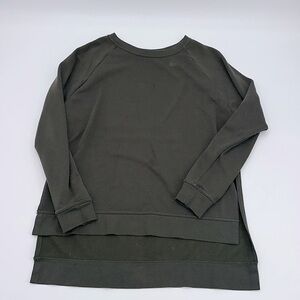 UEC Nike dark green crewneck sweatshirt high low hem line size small